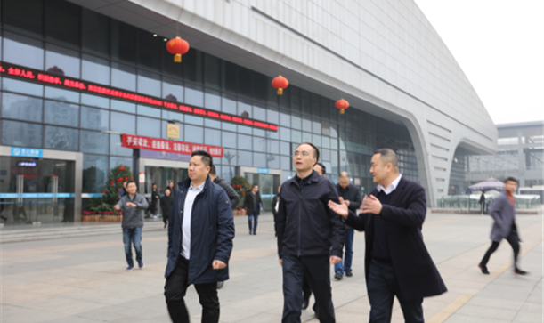区委副书记、代区长王忠诚到新都客运 枢纽站检查春节安全工作